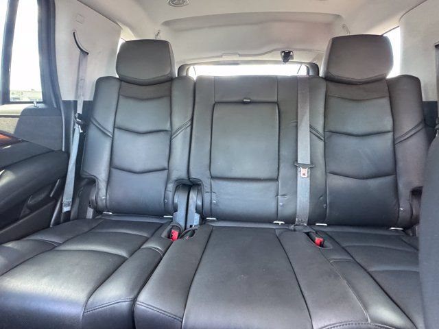 Used 2016 Cadillac Escalade Luxury AWD/4WD image 11
