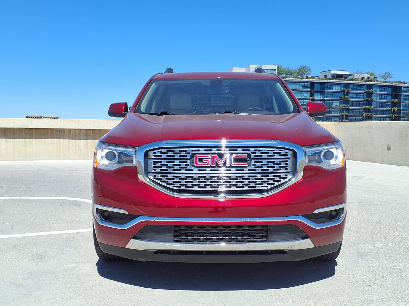 Used 2019 GMC Acadia Denali w/ Technology Package FWD image 2