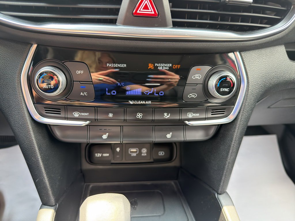 Used 2020 Hyundai Santa Fe SEL w/ Convenience + Premium Package AWD/4WD image 18