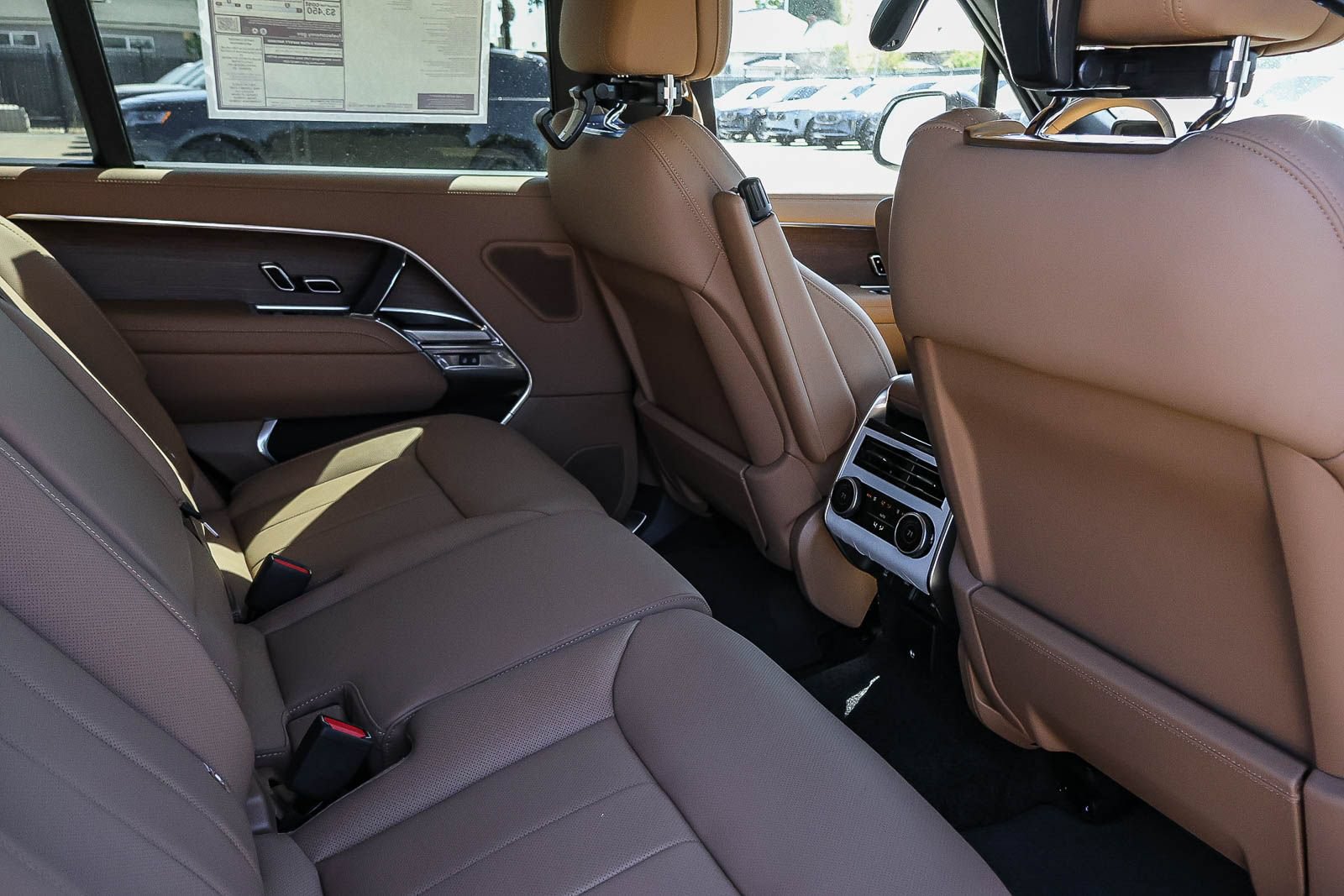 New 2026 Land Rover Range Rover Long Wheelbase SE AWD/4WD image 17