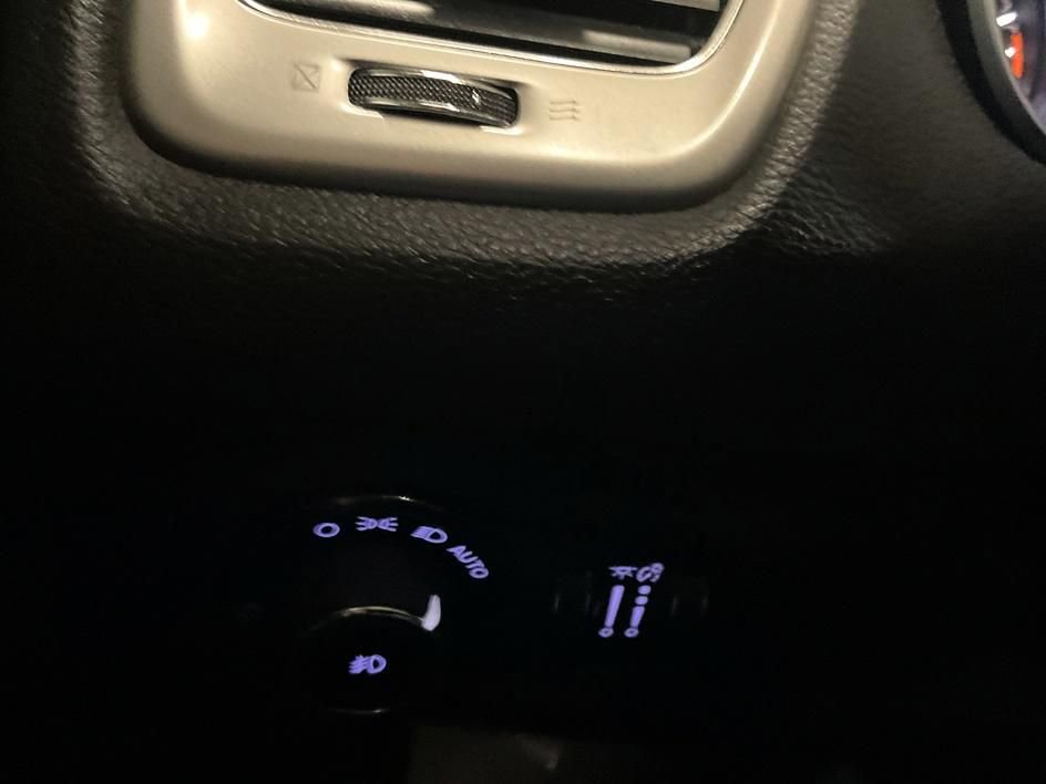 Used 2018 Jeep Compass Latitude w/ Popular Equipment Group AWD/4WD image 28