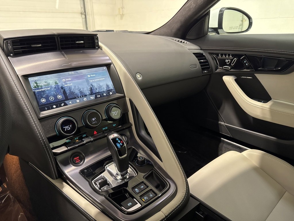 Used 2024 Jaguar F-TYPE R image 23