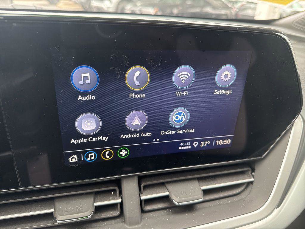 Certified 2024 Chevrolet Trax RS w/ Sunroof Package FWD image 31