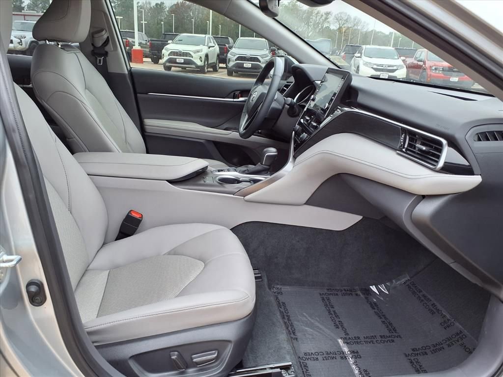 Certified 2022 Toyota Camry XLE image 19