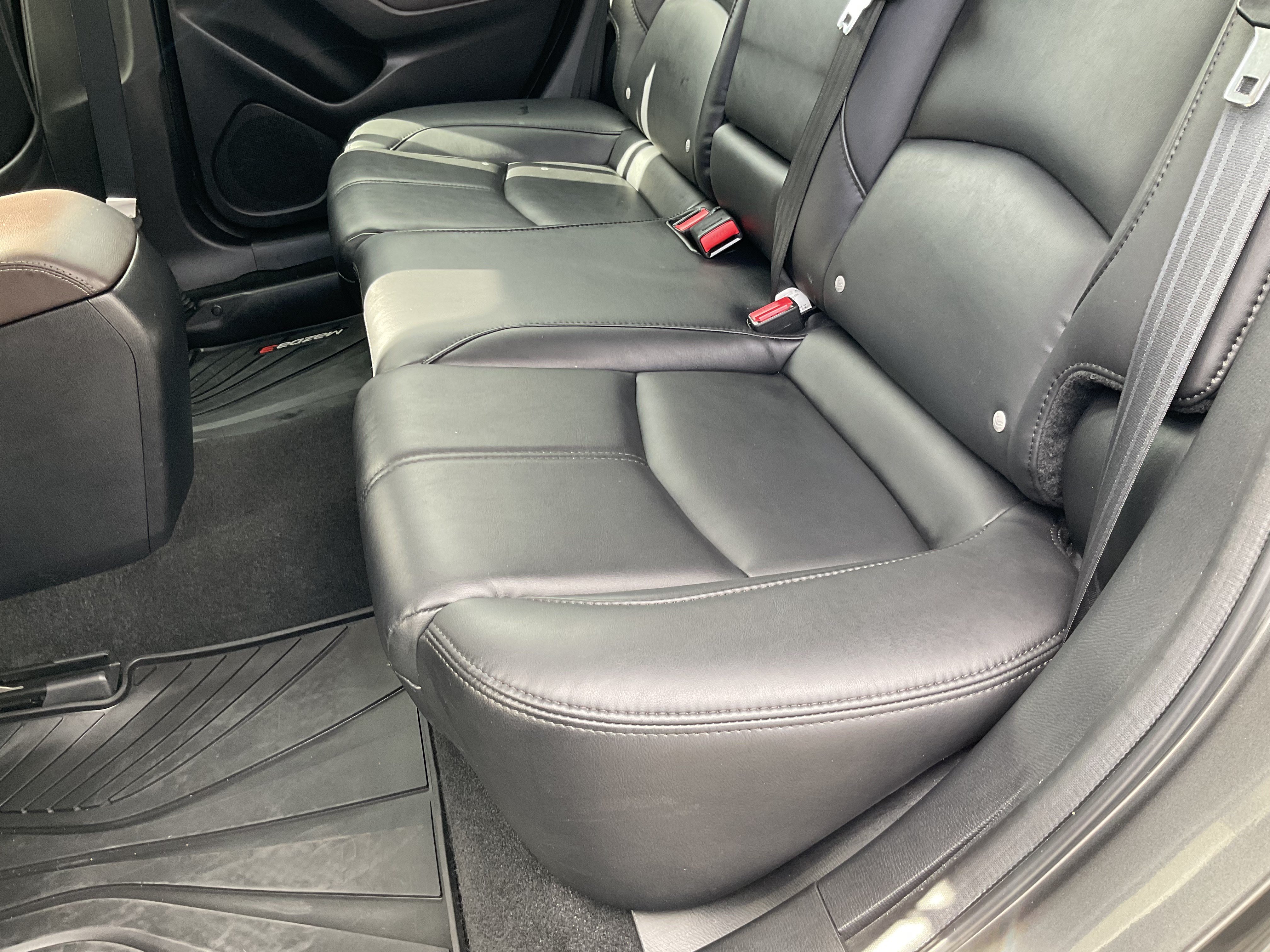 Used 2018 MAZDA MAZDA3 Touring FWD image 38