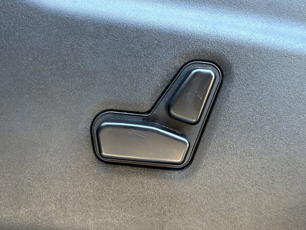 Used 2021 Jeep Grand Cherokee Limited w/ Sun & Sound Group image 15