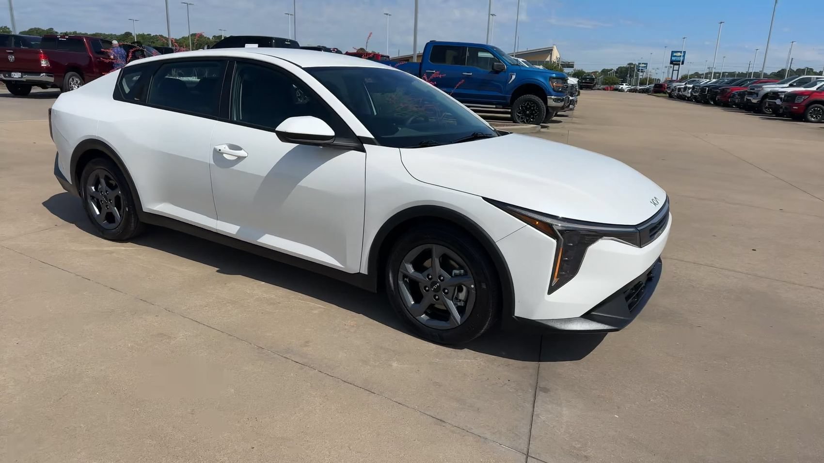 Used 2025 Kia K4 FWD image 3