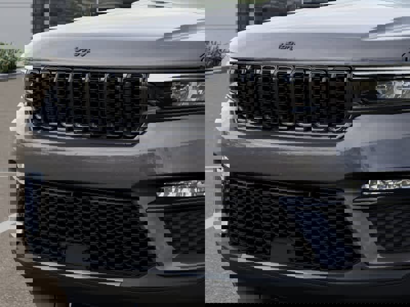 New 2025 Jeep Grand Cherokee Limited image 11