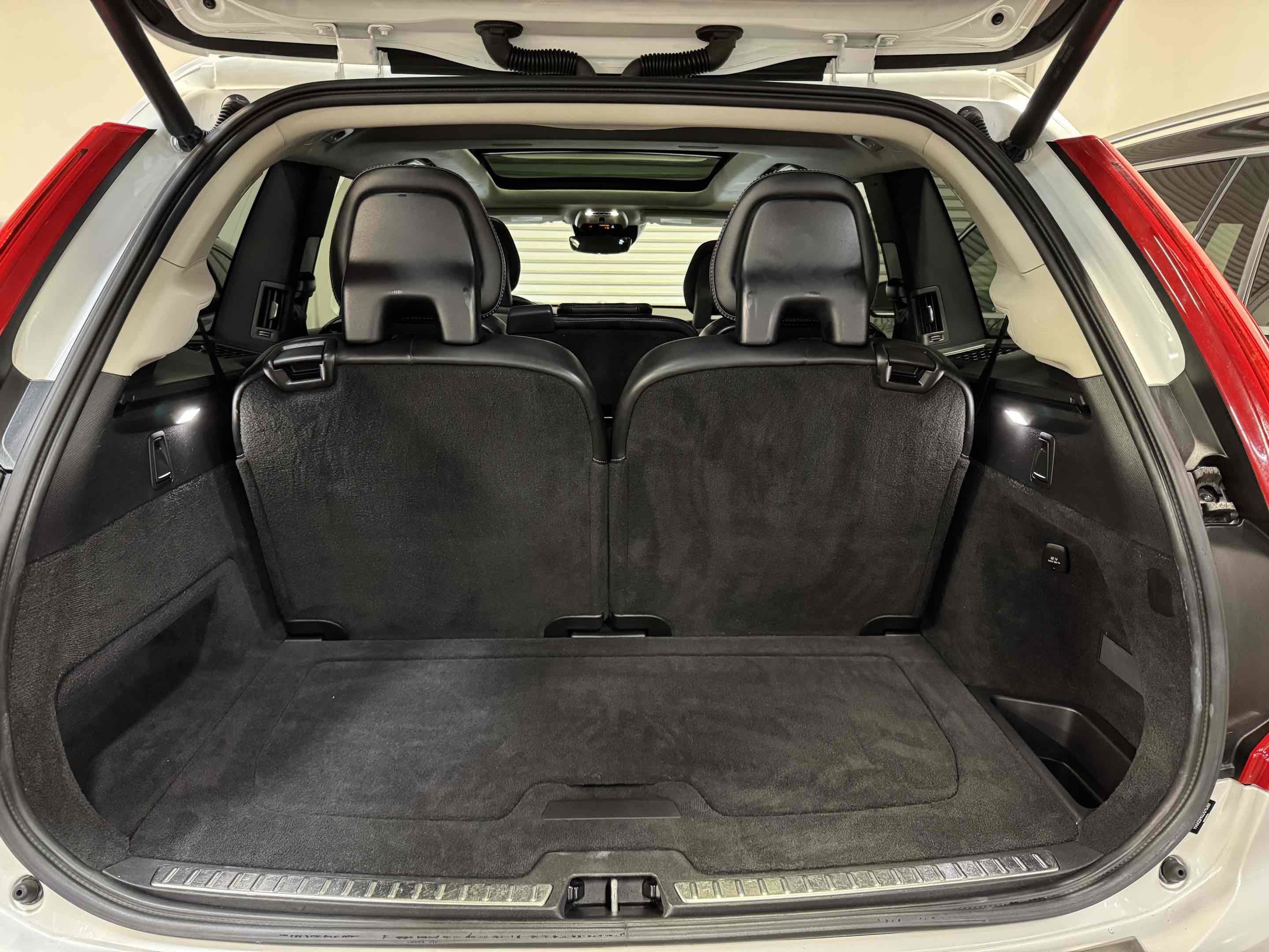 Used 2018 Volvo XC90 T6 Momentum w/ Convenience Package image 50