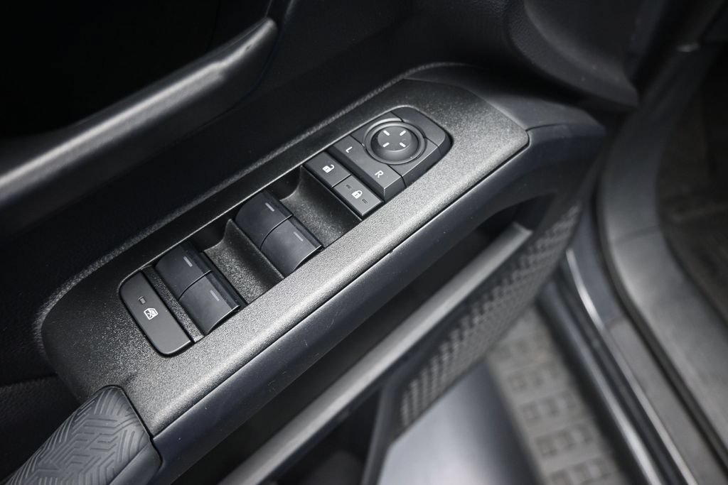 Used 2025 Toyota 4Runner SR5 AWD/4WD image 18