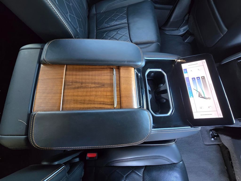 Used 2024 Jeep Grand Wagoneer L Series III AWD/4WD image 32