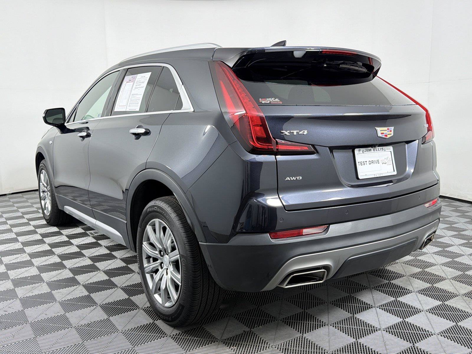 Certified 2023 Cadillac XT4 Premium Luxury AWD/4WD image 4
