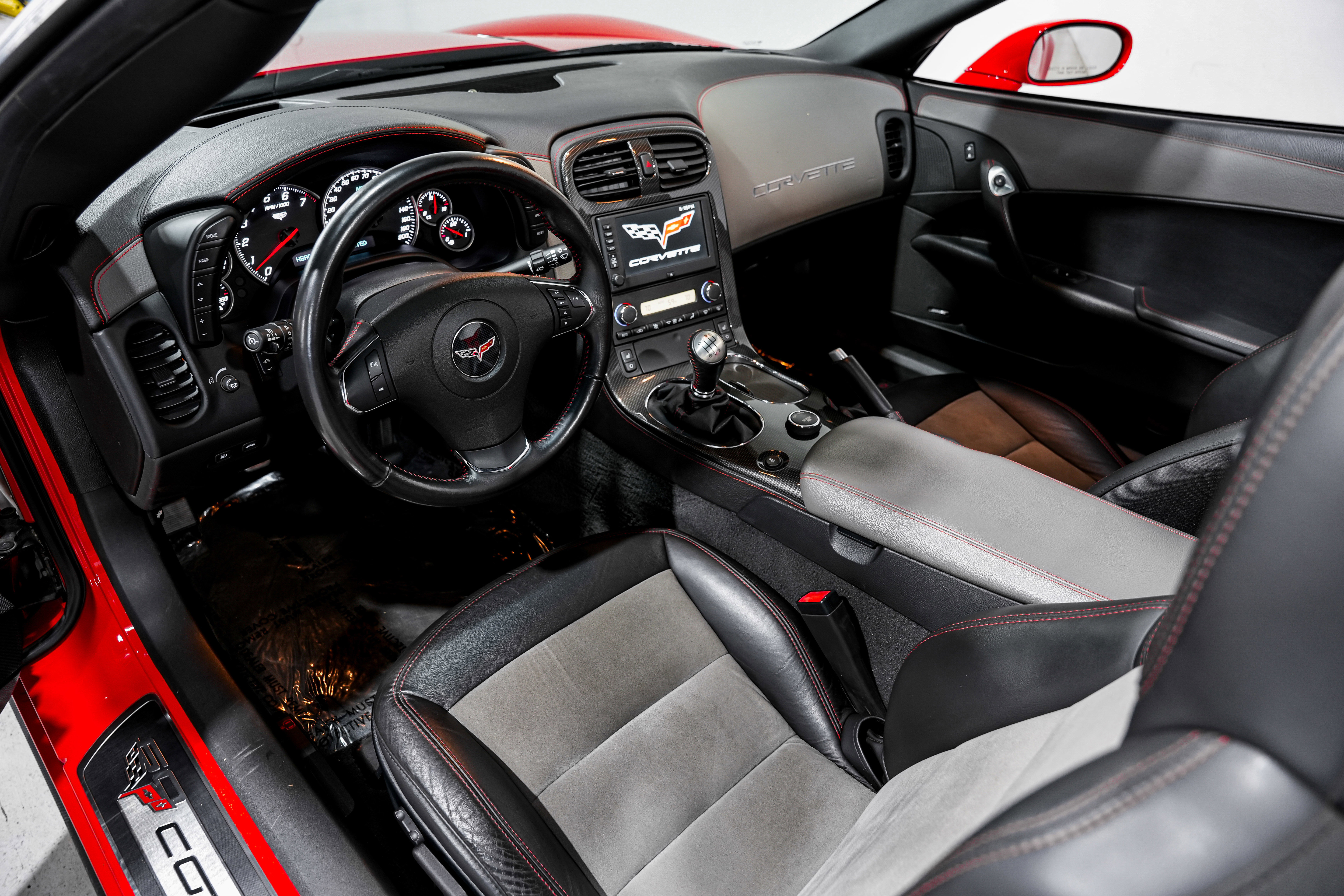 Used 2013 Chevrolet Corvette 427 w/ 1SC Preferred Equipment Group RWD image 9