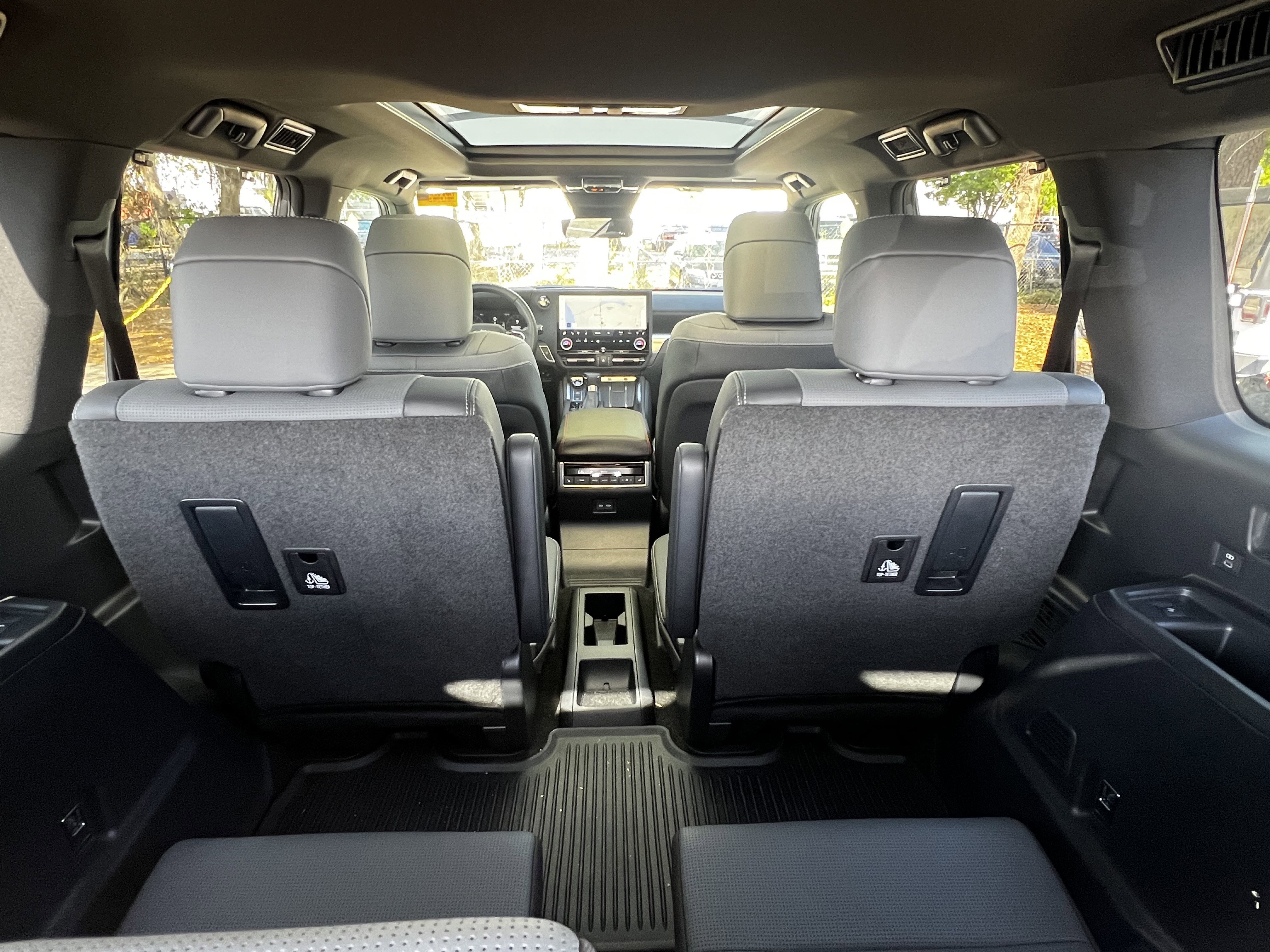 Used 2025 Lexus GX 550 w/ Accessory Package (2T) image 49