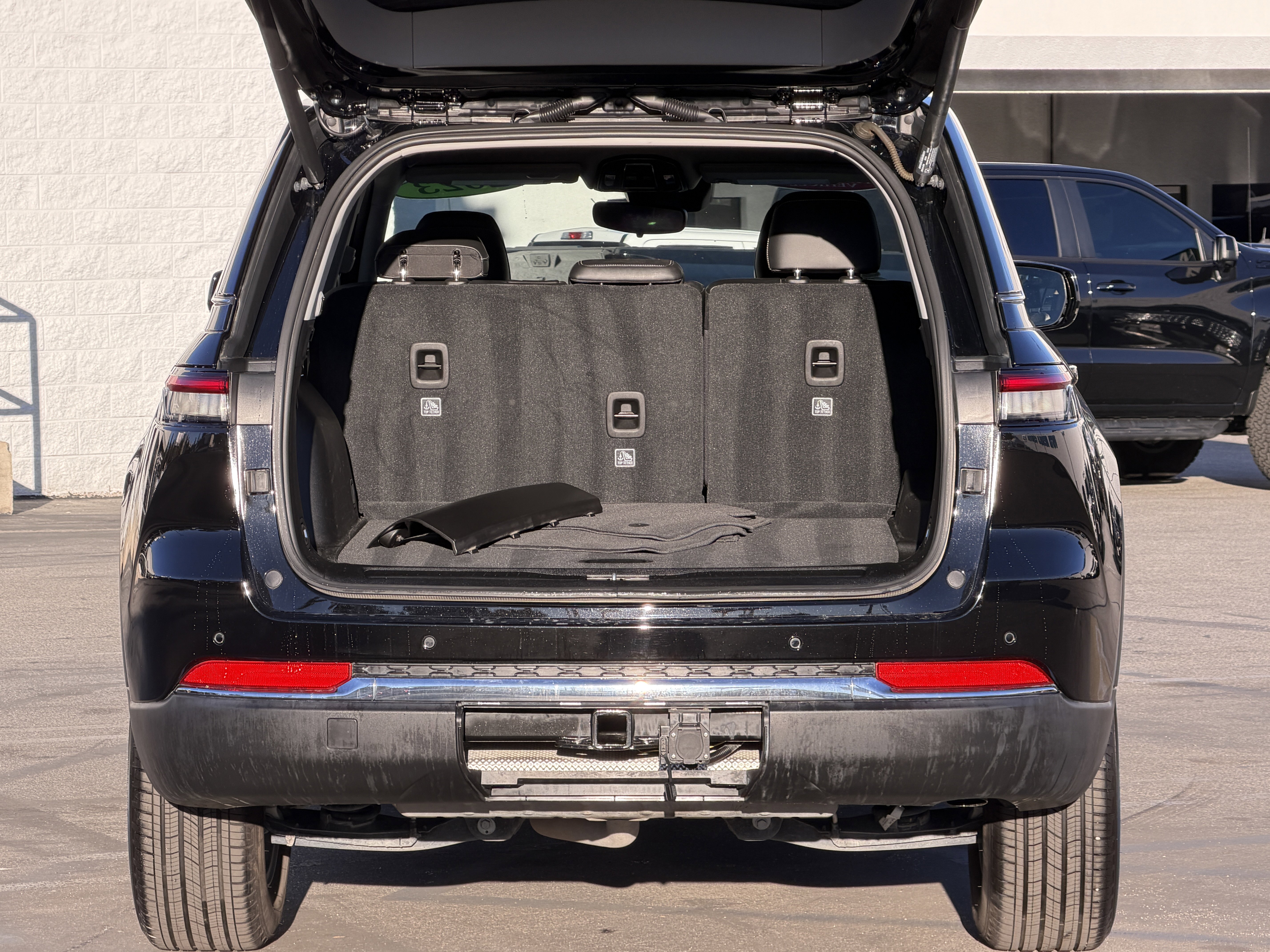 Used 2023 Jeep Grand Cherokee Limited image 9