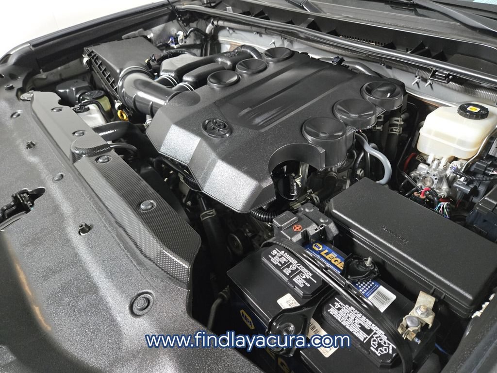 Used 2021 Toyota 4Runner SR5 AWD/4WD image 18