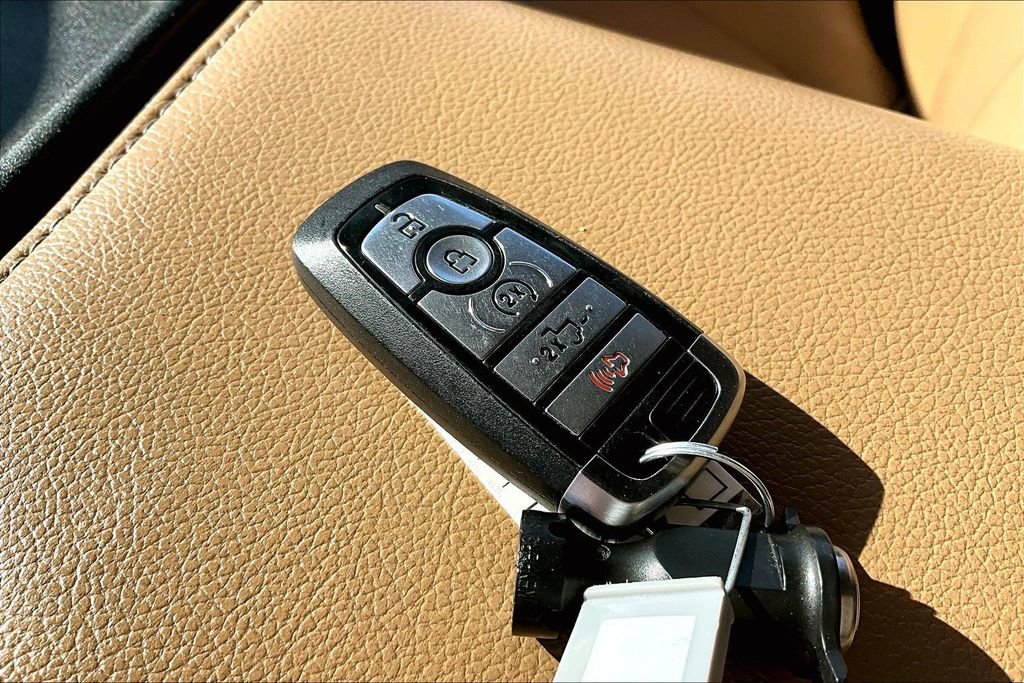 Certified 2022 Ford F250 Lariat w/ Lariat Ultimate Package image 11