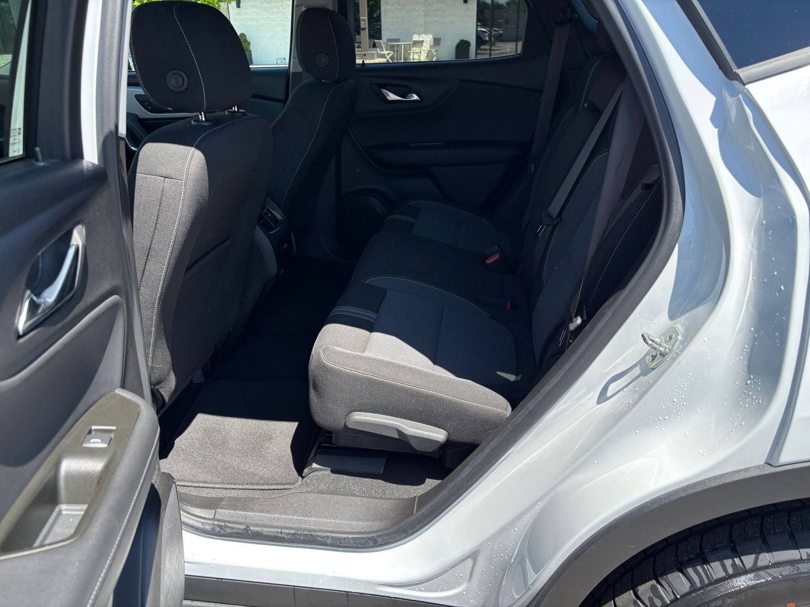 Used 2025 Chevrolet Blazer LT FWD image 27