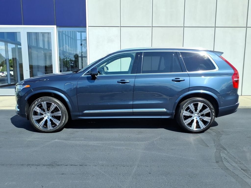 Certified 2024 Volvo XC90 T8 Ultimate w/ Protection Package Premier AWD/4WD image 3