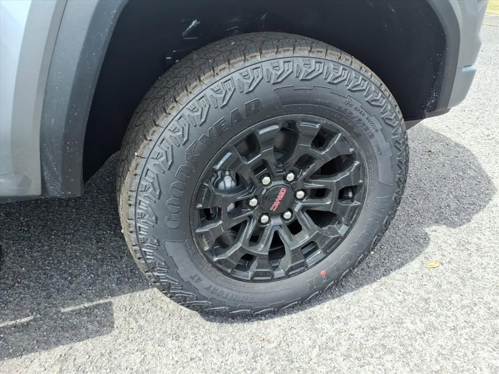 New 2026 GMC Canyon Elevation w/ Convenience Package image 9