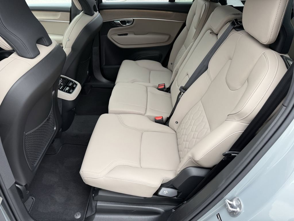 New 2026 Volvo XC90 B6 Plus w/ Protection Package Premier image 11