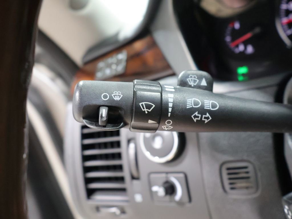 Used 2008 Cadillac DTS FWD image 36