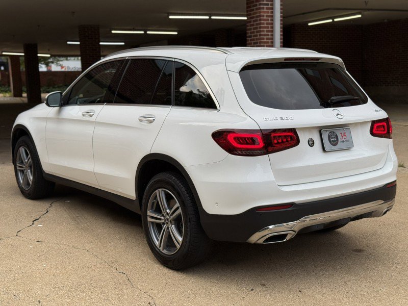 Used 2022 Mercedes-Benz GLC 300 4MATIC image 4