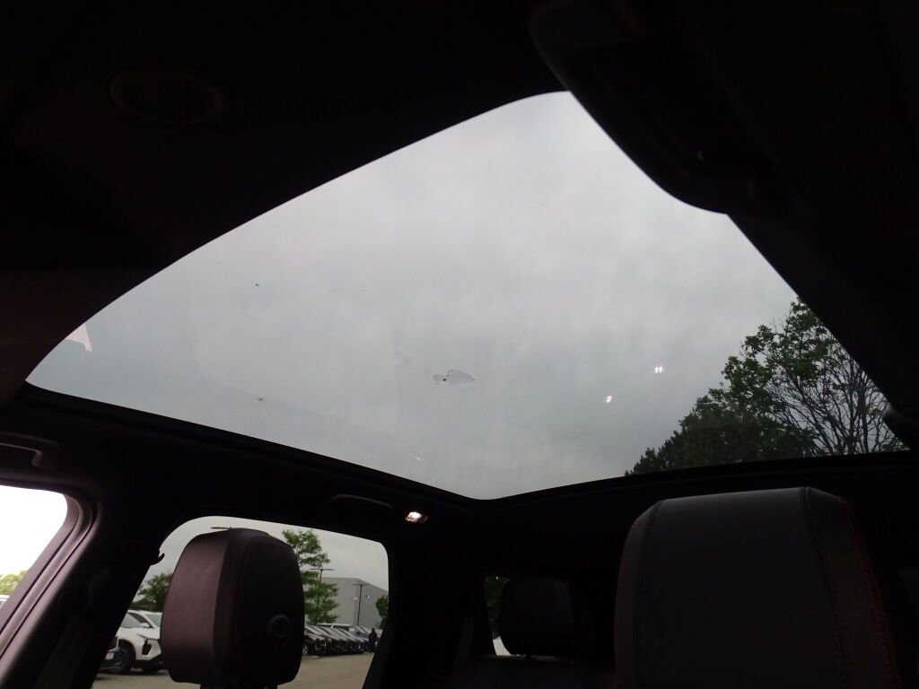 Used 2022 Land Rover Discovery Sport S R-Dynamic image 31