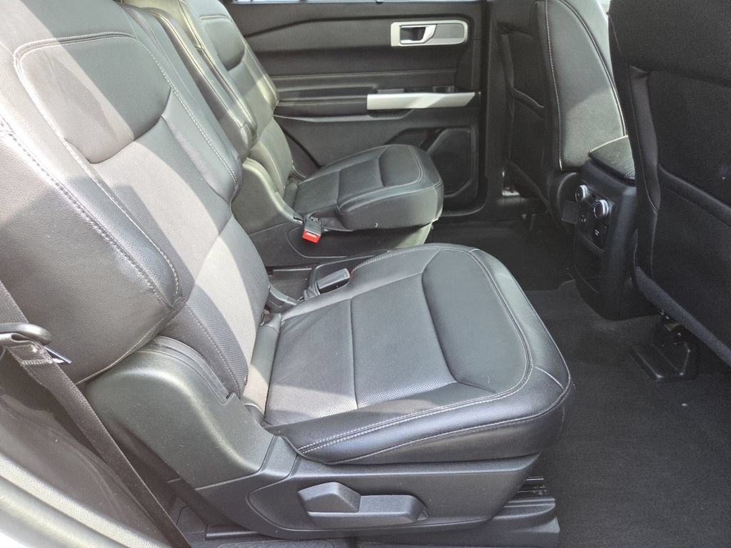 Used 2021 Ford Explorer Limited w/ Hybrid Equipment Group 310A AWD/4WD image 31