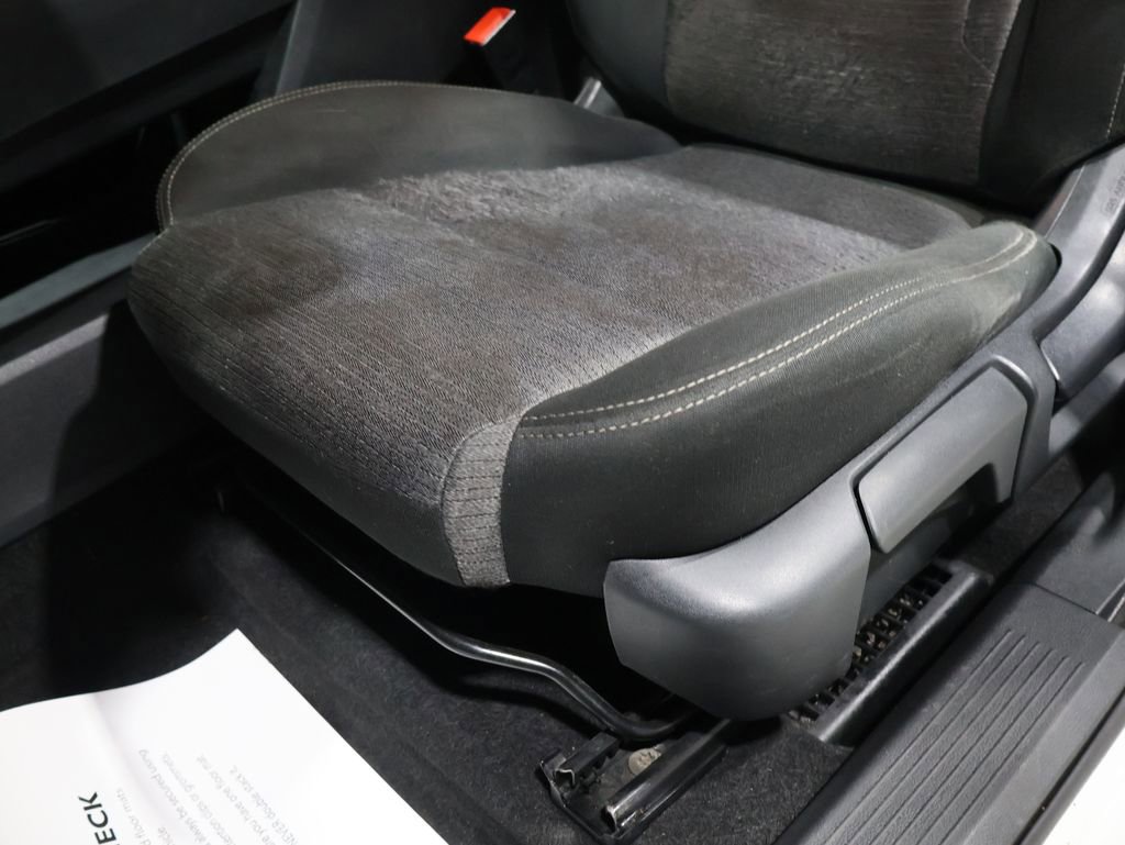 Used 2022 Nissan Rogue S image 11