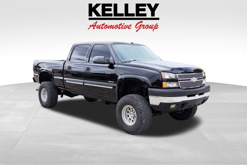 Used 2005 Chevrolet Silverado 2500 LS w/ Heavy-Duty Power Package AWD/4WD image 1