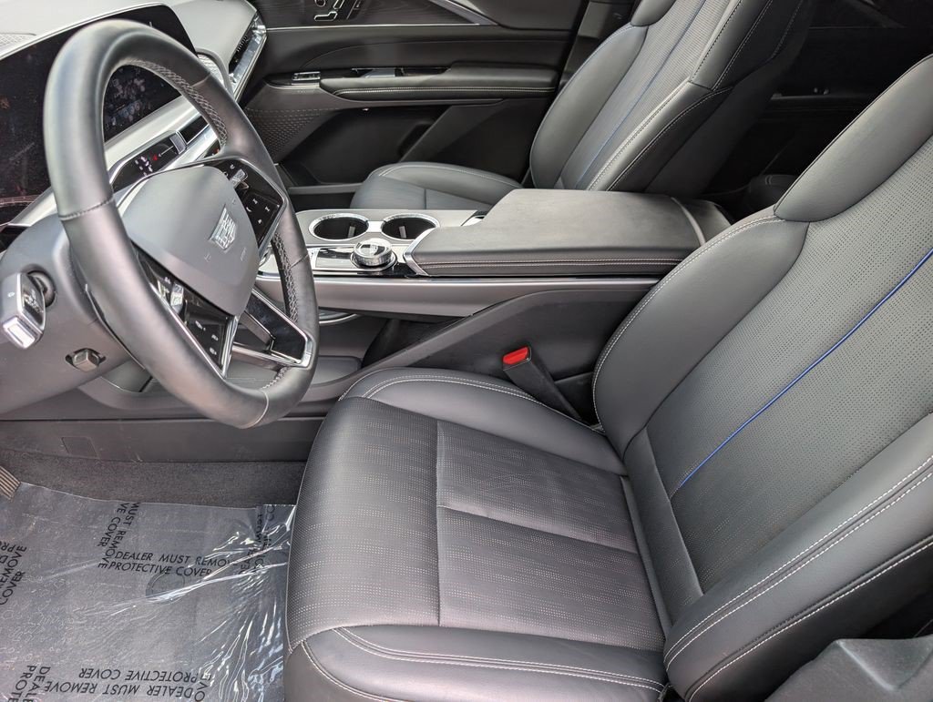 Certified 2024 Cadillac Lyriq Luxury AWD/4WD image 12