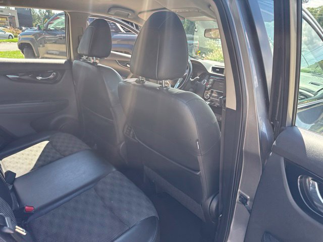 Used 2022 Nissan Rogue Sport SV w/ Technology Package AWD/4WD image 29