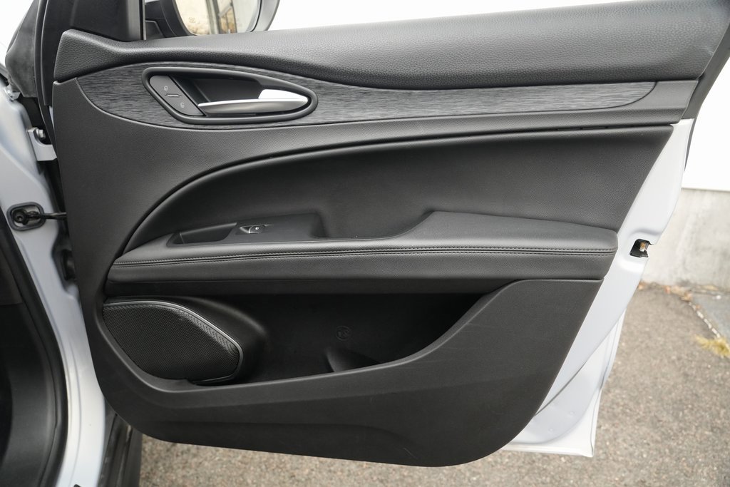 Used 2022 Alfa Romeo Stelvio Sprint image 35