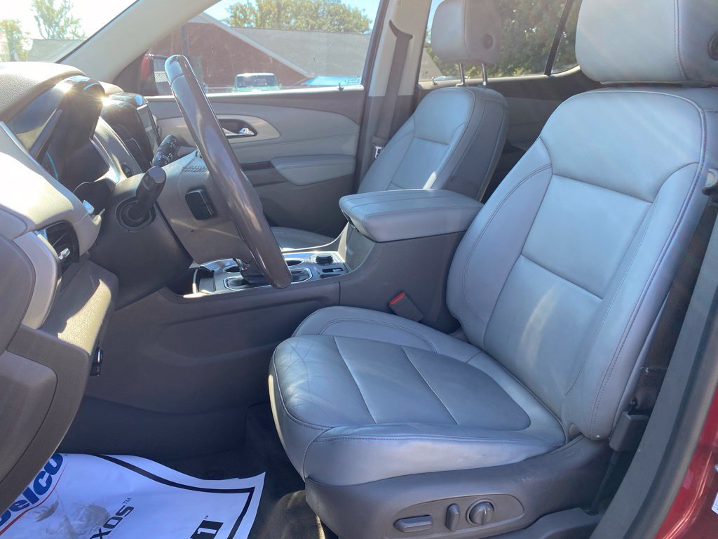 Used 2020 Chevrolet Traverse LT w/ LT Premium Package FWD image 10