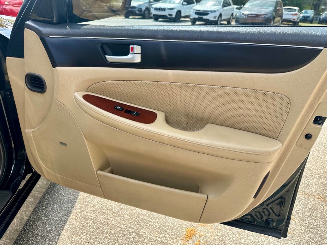 Used 2012 Hyundai Genesis 4.6 image 17