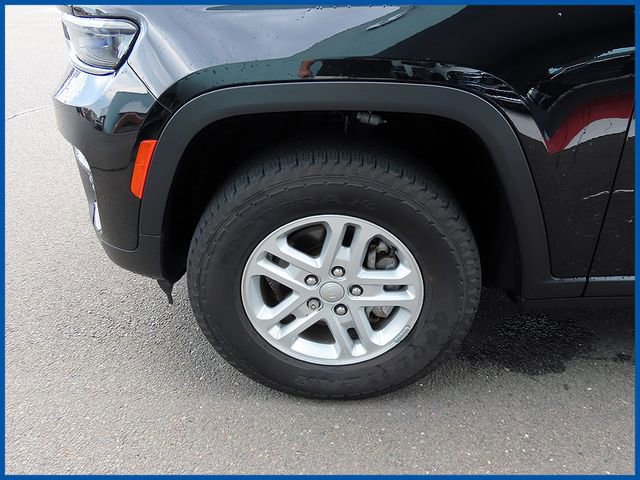 Certified 2023 Jeep Grand Cherokee Laredo w/ Trailer Tow Prep Group (B) AWD/4WD image 4