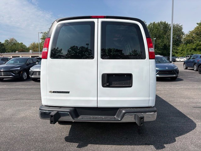 Used 2025 Chevrolet Express 2500 w/ Driver Convenience Package RWD image 4
