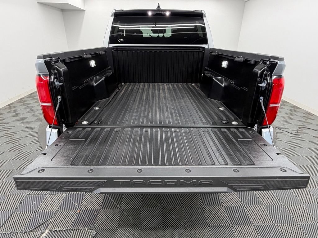 Used 2026 Toyota Tacoma SR5 AWD/4WD image 15