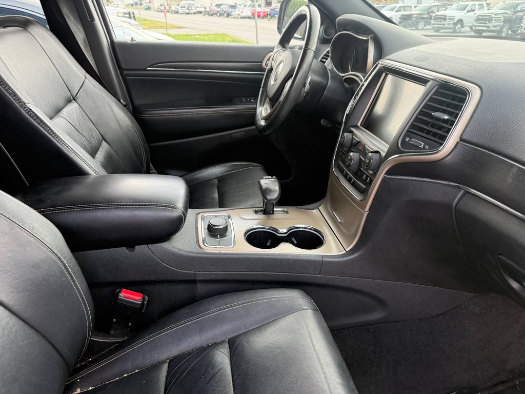 Used 2014 Jeep Grand Cherokee Limited w/ Trailer Tow Group IV AWD/4WD image 3
