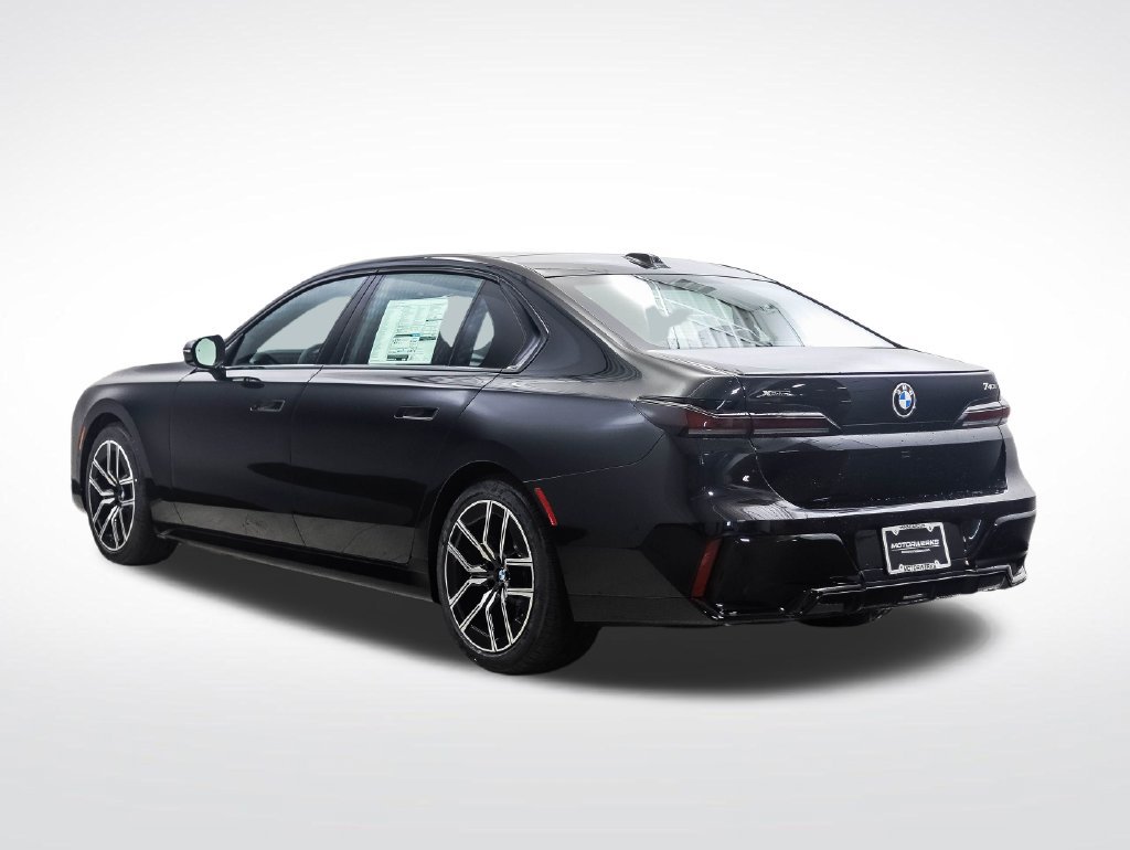Used 2026 BMW 740i xDrive AWD/4WD image 3