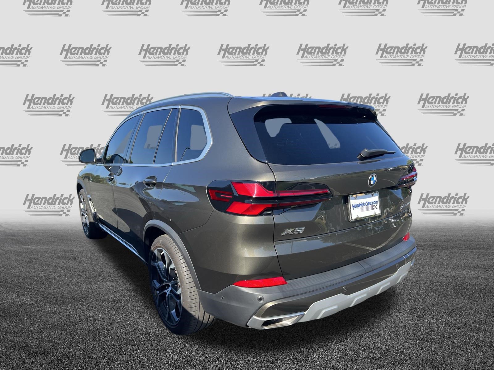Used 2024 BMW X5 sDrive40i w/ Premium Package RWD image 9