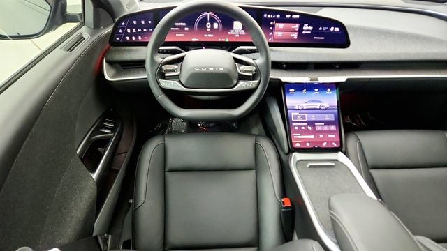 Used 2025 Lucid Air Pure RWD image 48