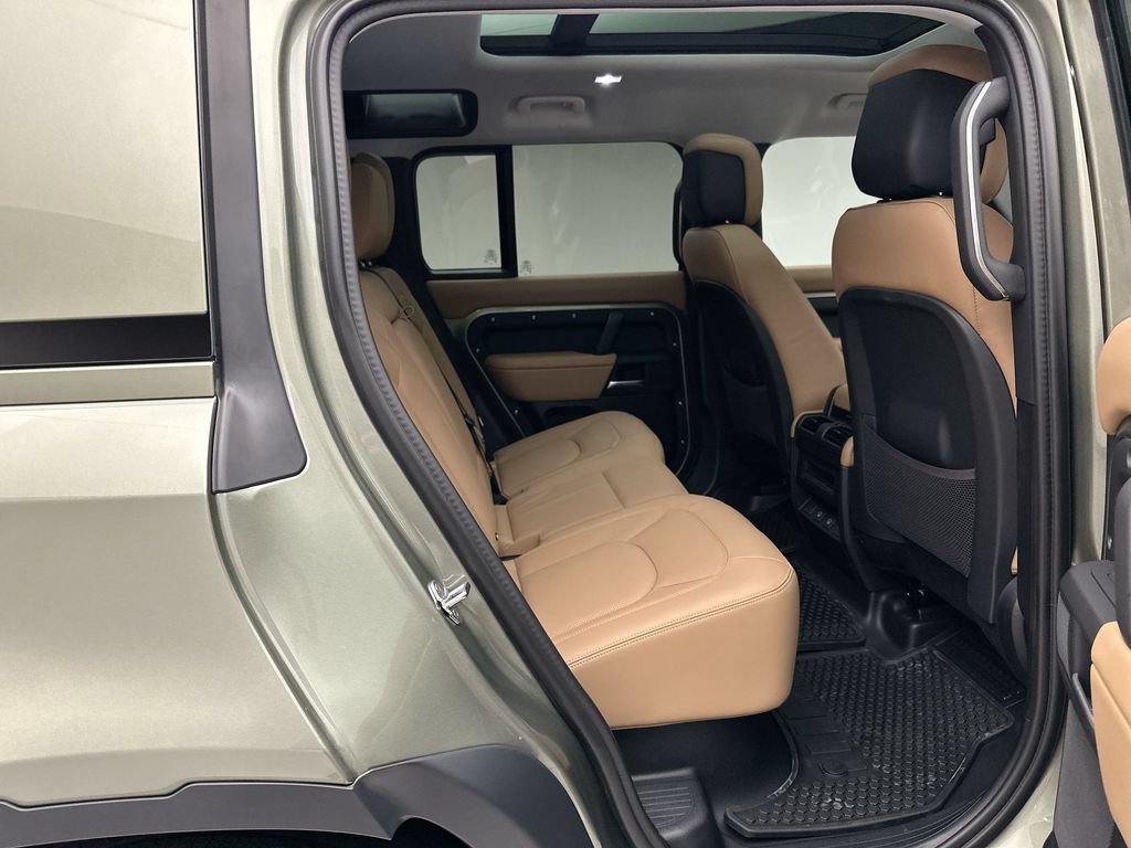 Certified 2025 Land Rover Defender 110 S AWD/4WD image 4