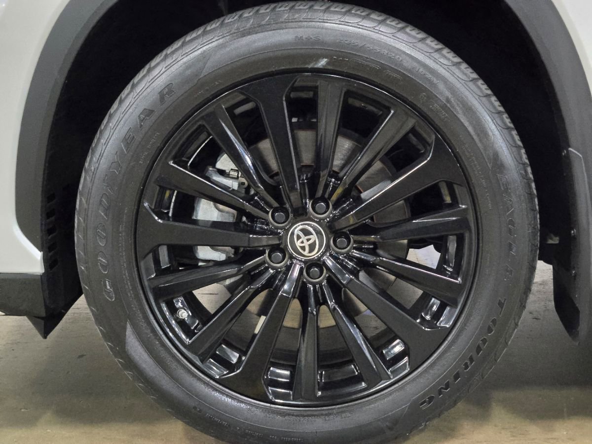 Used 2023 Toyota Highlander XSE image 19