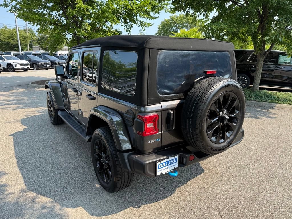 Used 2024 Jeep Wrangler Unlimited Sahara AWD/4WD image 3