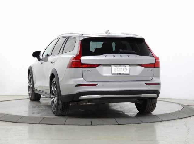 Certified 2025 Volvo V60 B5 Cross Country Plus image 6