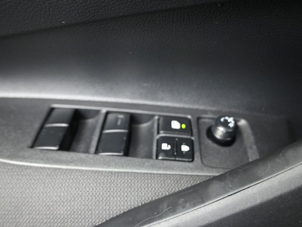 Used 2025 Toyota Corolla LE image 13