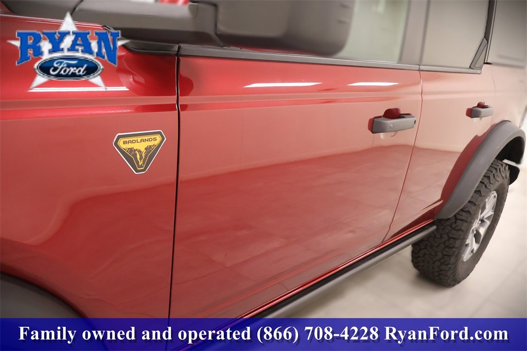 Used 2025 Ford Bronco Badlands image 34