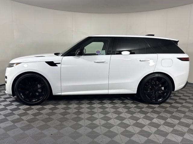 New 2026 Land Rover Range Rover Sport Dynamic SE AWD/4WD image 3